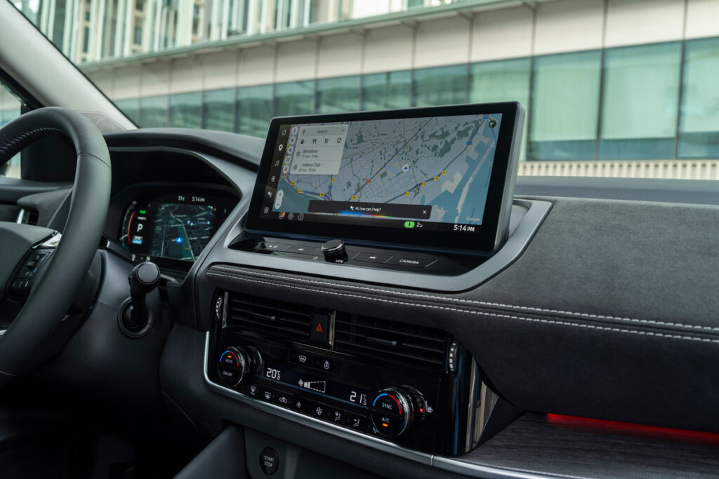 Intérieur Nissan Qashqai avec écran Google intégré